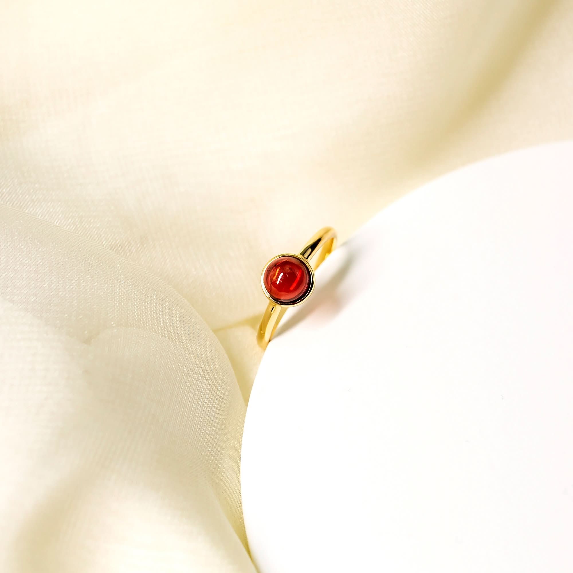 18K SOLID GOLD GARNET STACKABLE RING - Melbourne, Australia