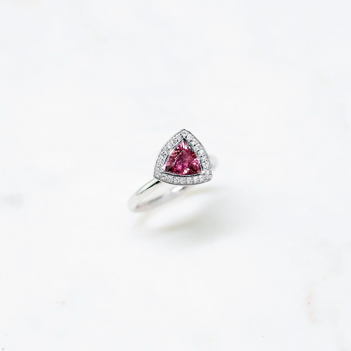 18K SOLID GOLD TOURMALINE AND DIAMOND ENGAGEMENT RING - Melbourne, Australia