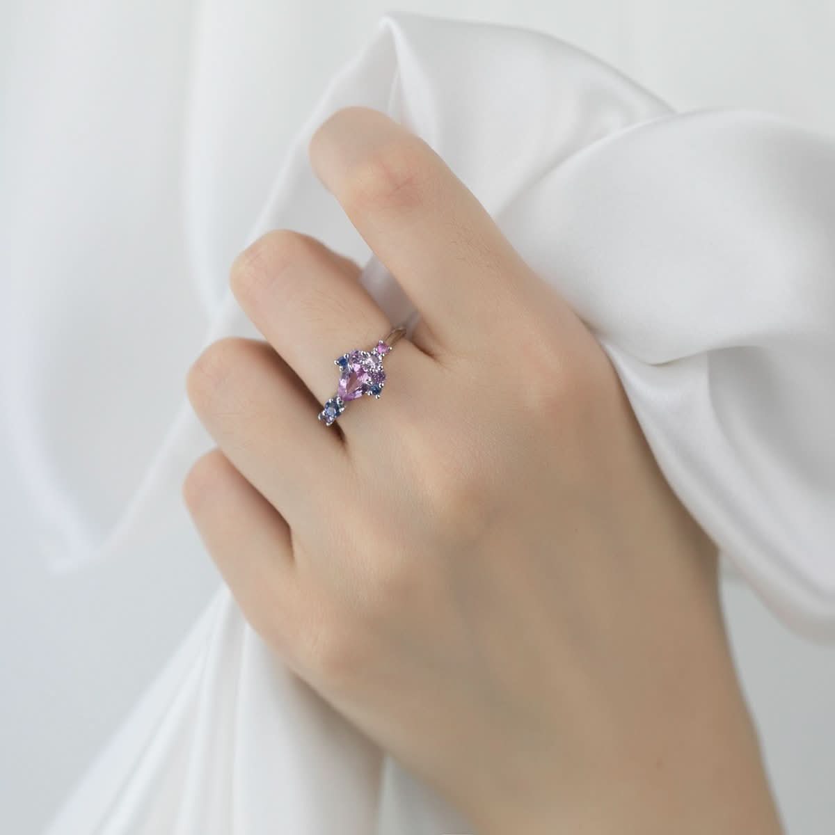 18k Solid Gold Purple Sapphire Cluster Ring - Melbourne, Australia