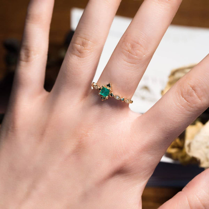 18k Solid Gold Vintage Square Emerald Ring - Melbourne, Australia