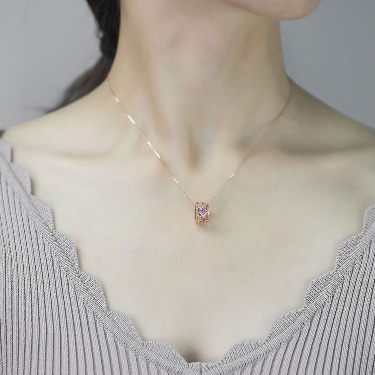 18k Solid Gold Sapphire Wheel Necklace - Melbourne, Australia