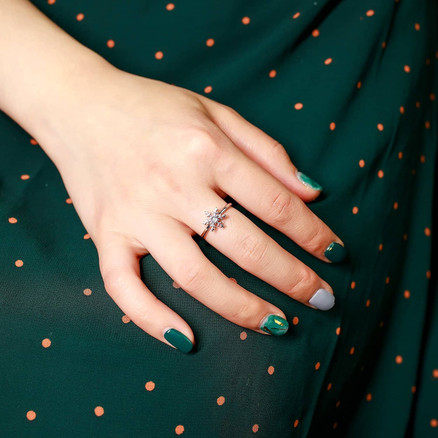 CHRISTMAS 18K SOLID GOLD SNOWFLAKE STATEMENT RING - Melbourne, Australia