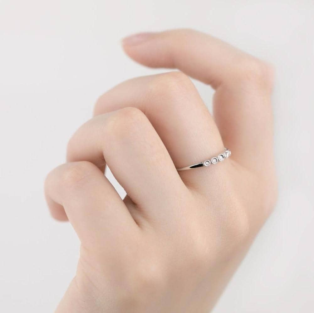 18k Solid Gold 5 Stones Stackable Diamond Ring - Melbourne, Australia