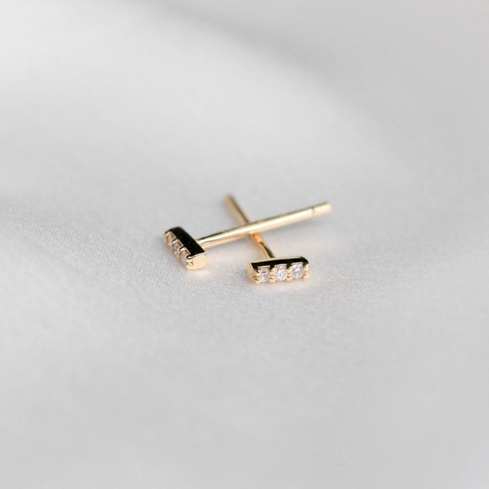 18K Solid Gold Diamond Stud Earrings - Melbourne, Australia