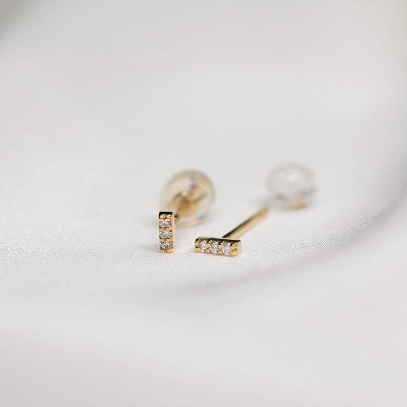 18K Solid Gold Diamond Stud Earrings - Melbourne, Australia